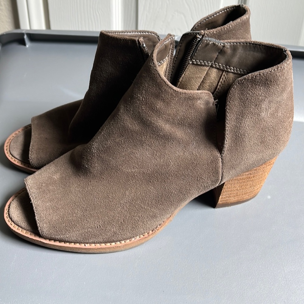 BLONDO WATERPROOF SIZE 7.5